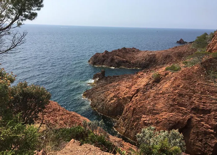 Appartement A Frejus 2 Pieces Pour 4 Personnes, Terrasse Avec Vue Piscine